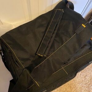 Tragus Laptop Messenger Bag
